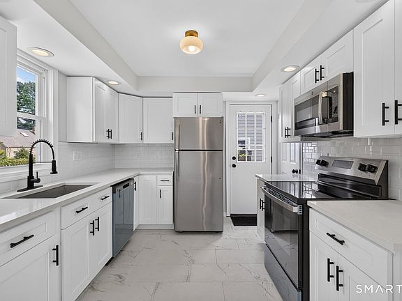 3rd image of 79 West Helen Street
