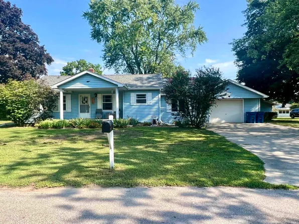 110 Clark St, Walkerton, IN 46574