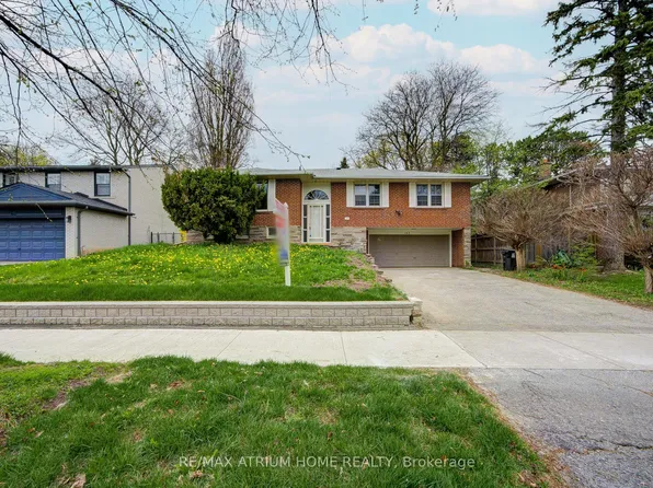 145 Fenn Ave, Toronto, ON M2P 1X8