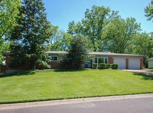 46 Queensbrook Pl, Saint Louis, MO 63132