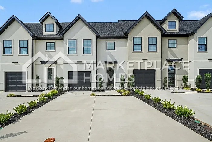 3 bed, 2.5 bath, 1507 sqft, $1,830 — Photo 3
