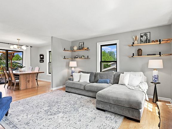 4th image of 718 Christiansen Way