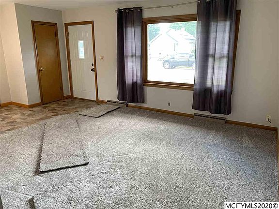 3rd image of 907 N Fillmore Ave