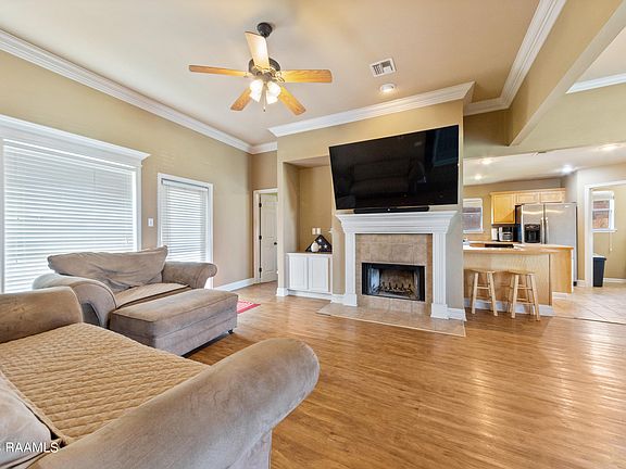5th image of 403 Deer Meadow Blvd