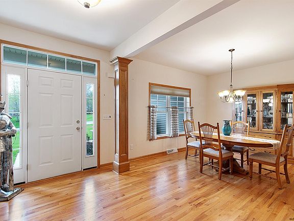 2nd image of 8 Rolling Brook Dr