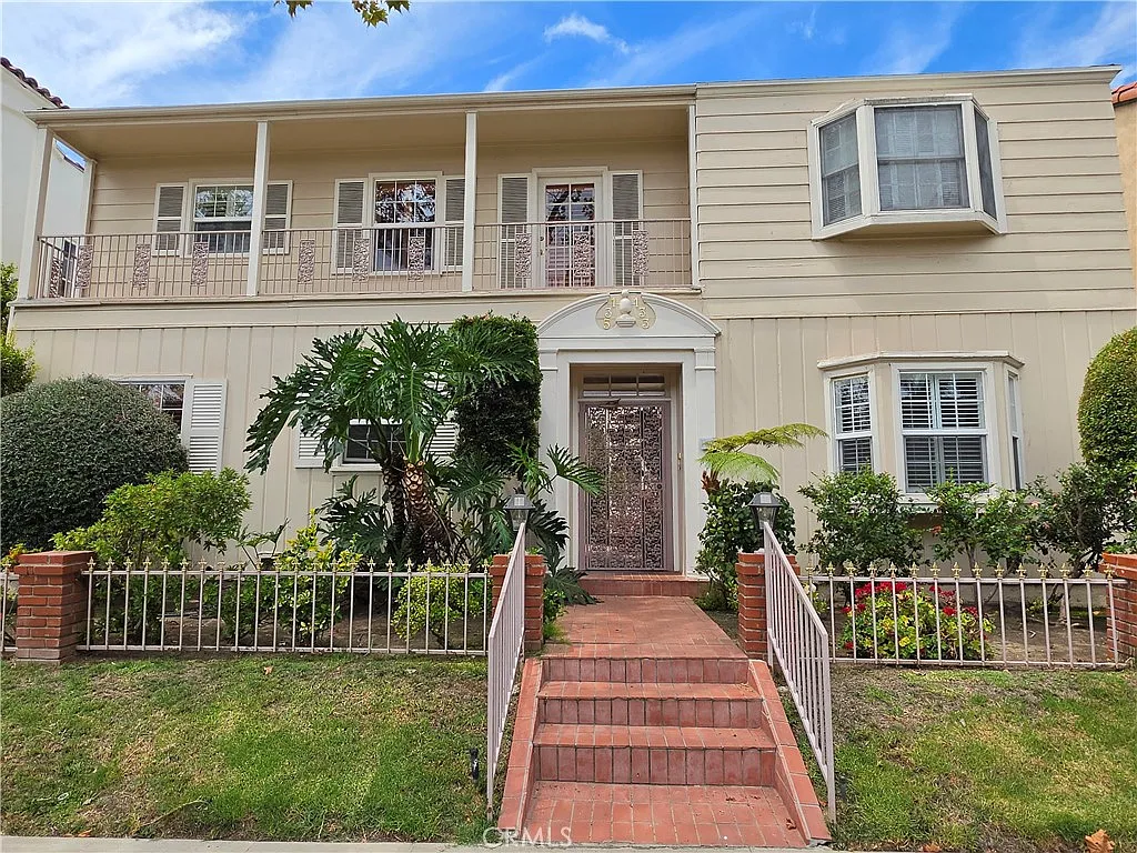 2 bed, 1300 sqft, $5,000 — Photo 1