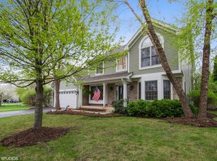 1212 Ardmore Dr, Cary, IL 60013