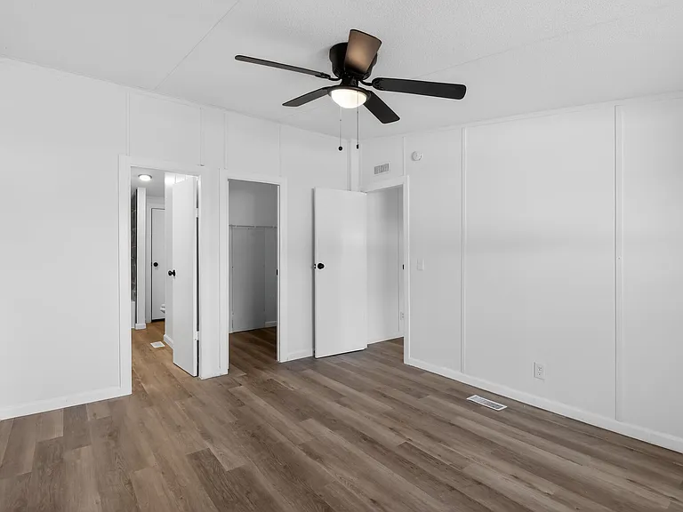 1134 Robinson Ave — Photo 10