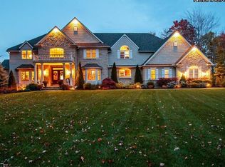 10531 Oakmont Way, Concord Township, OH 44077
