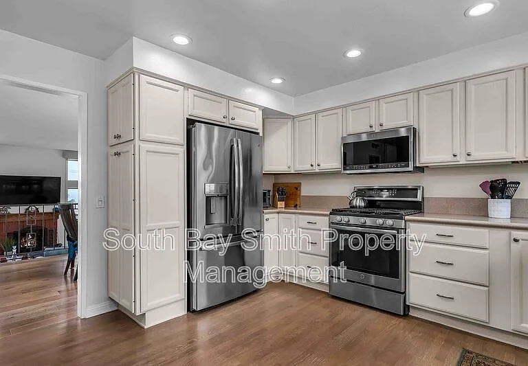 420 Palos Verdes Blvd — Photo 15