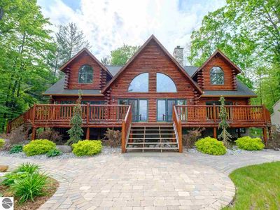 6869 Cottage Dr, Bellaire, MI, 49615