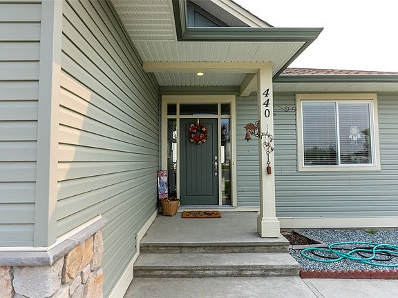 2nd image of 440 Aralia Pl