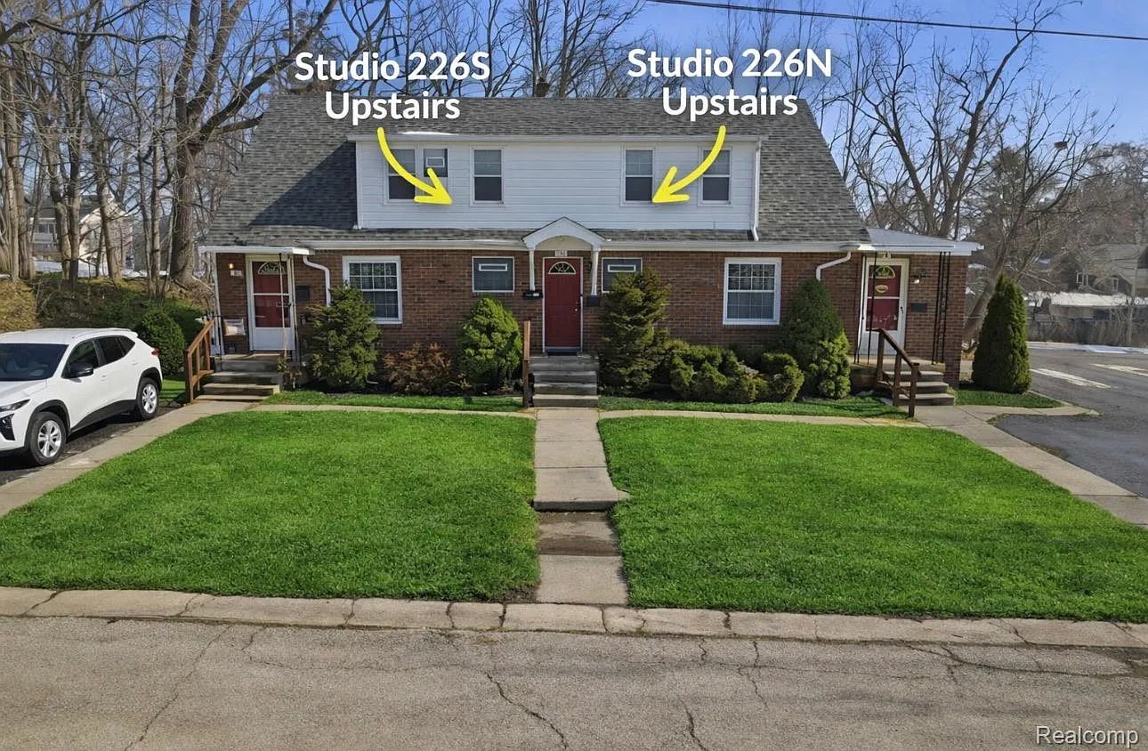 224 Chandler St photo 1