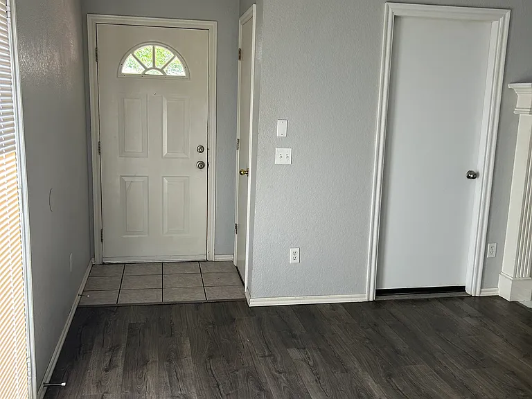 4016 Potomac Dr — Photo 10