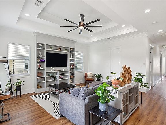 3rd image of 6429 Lafaye St