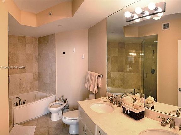 4th image of 6365 Collins Ave APT 3907