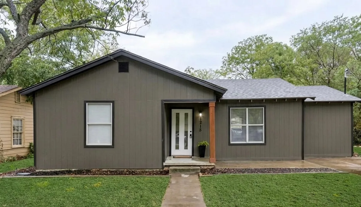 3 bed, 1144 sqft, $2,000 — Photo 1
