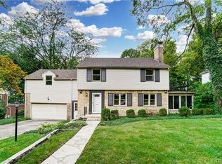 135 Lookout Dr, Oakwood, OH 45409