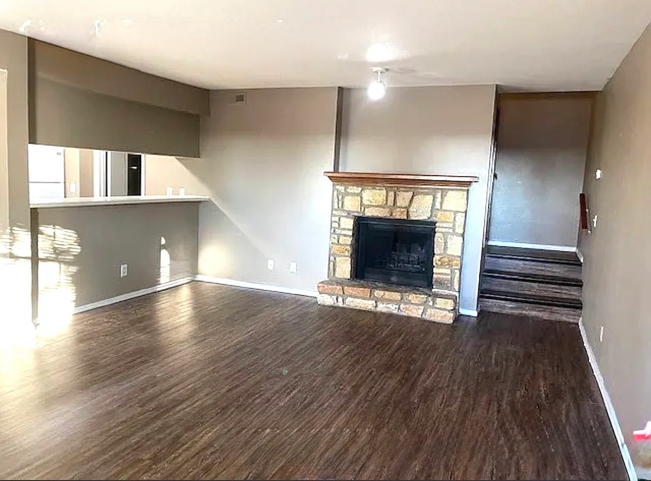 2 bed, 2.5 bath, 1212 sqft, $1,495 — Photo 2