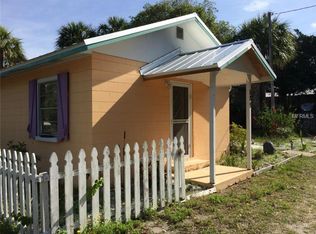 689 6th St, Cedar Key, FL 32625