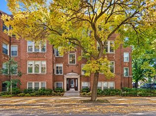 3725 W Byron St APT 3, Chicago, IL 60618