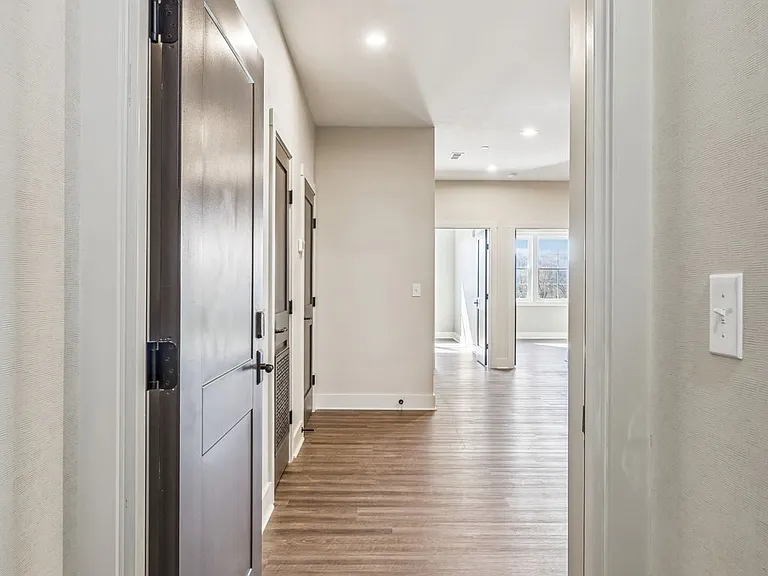 118 N Main St #D — Photo 3