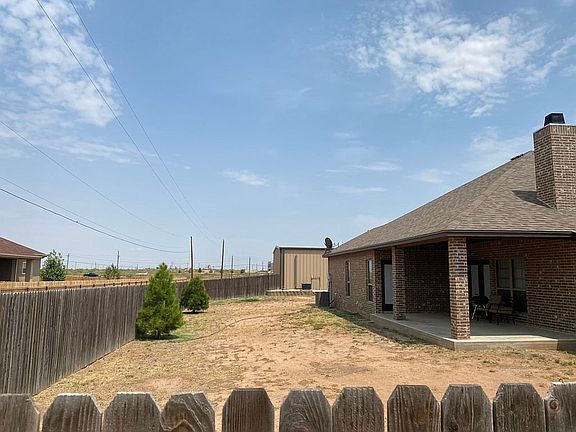 4th image of 6408 Dahlia Ave