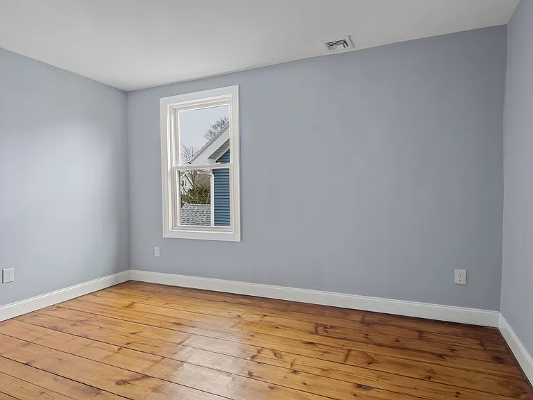 90 Nicoll St. — Photo 21