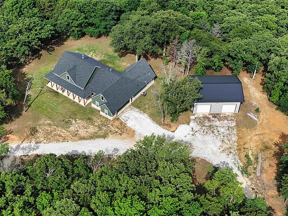 3rd image of 479 Anderson Rd