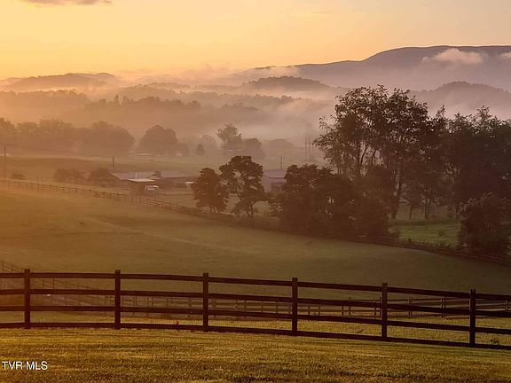 4th image of 415 Beidleman Rd