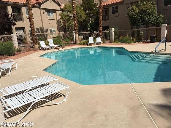 4th image of 2110 N Los Feliz St Unit 2094