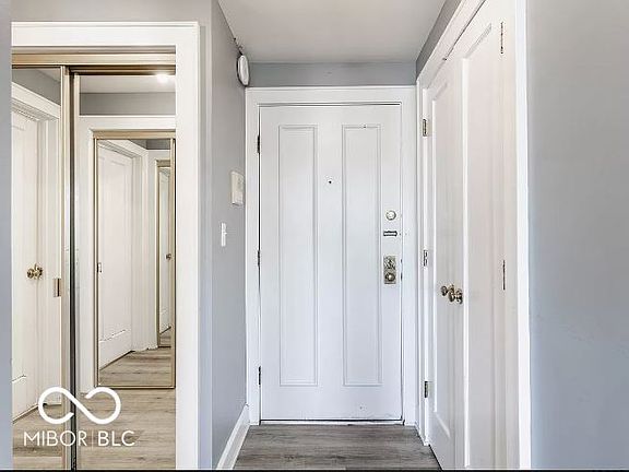 4th image of 230 E 9th St APT 304