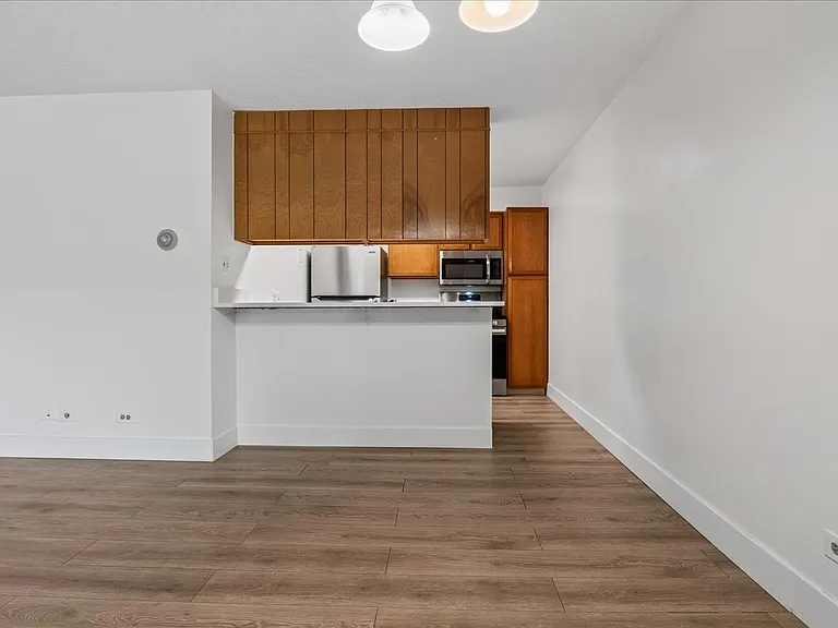 2150 S Vaughn Way #202 — Photo 7