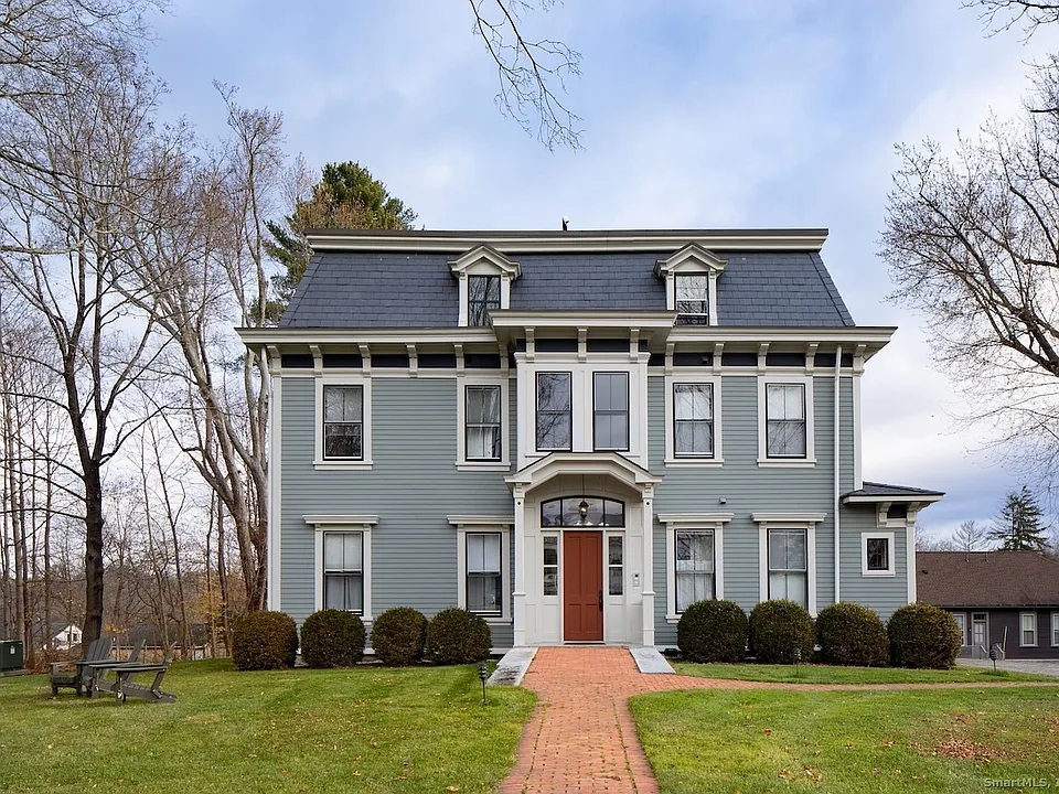 31 Sharon Rd #4