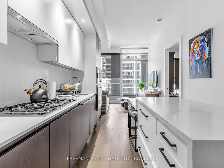 81 Wellesley St E #608 — Photo 6