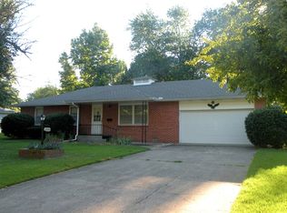 1209 N Tucker St, Nevada, MO 64772