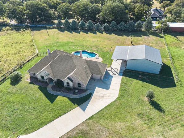 112 Bruce Crandall Ct, Weatherford, TX 76088