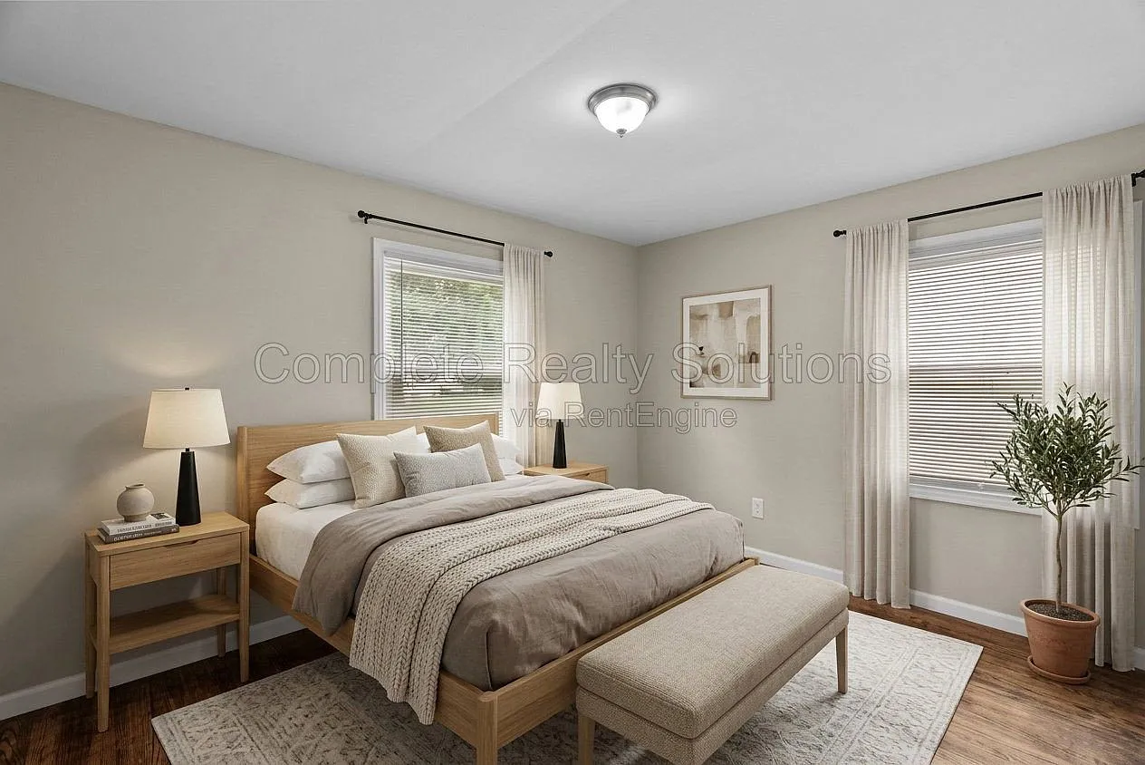 3 bed, 1.0 bath, 842 sqft, $1,100 — Photo 3