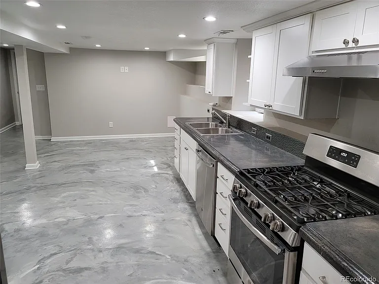 2834 Curtis St #3 — Photo 3
