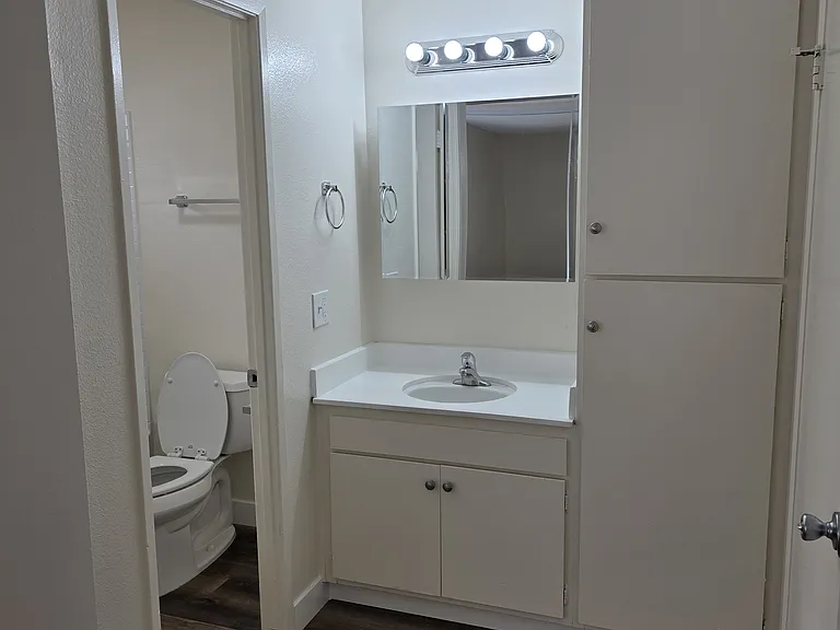 Magnolia Gardens Apartments — Photo 13