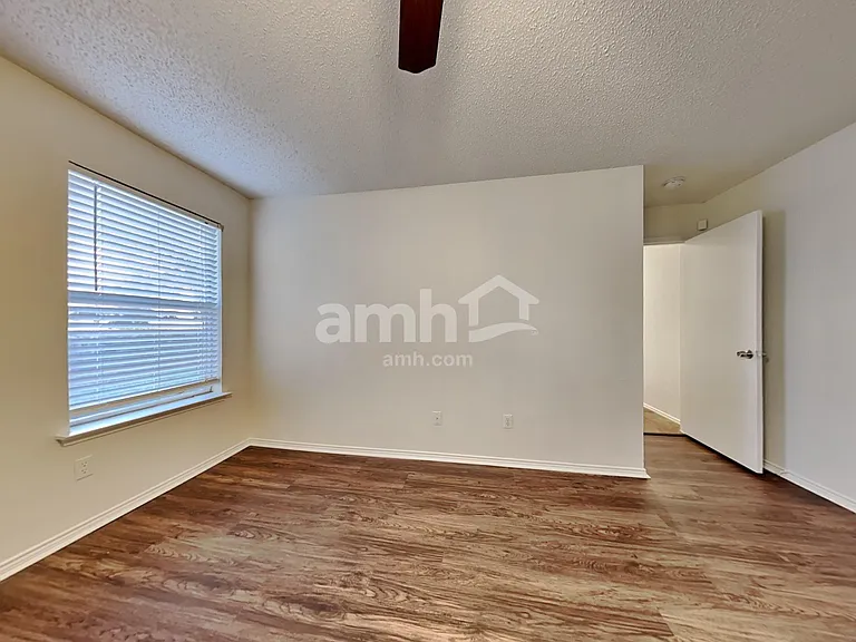 6404 Fern Meadow Dr — Photo 8