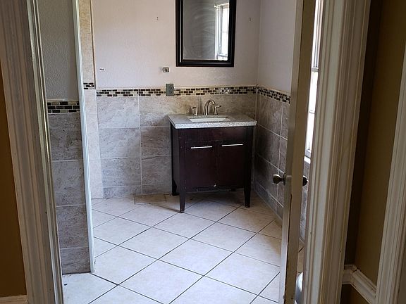2nd image of 2214 Briarcliff Dr