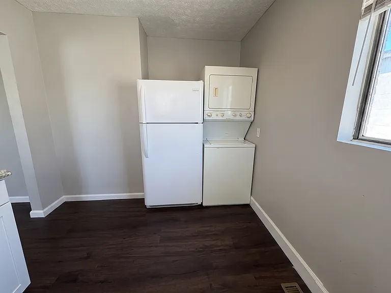 2634 Guyan Ave — Photo 6