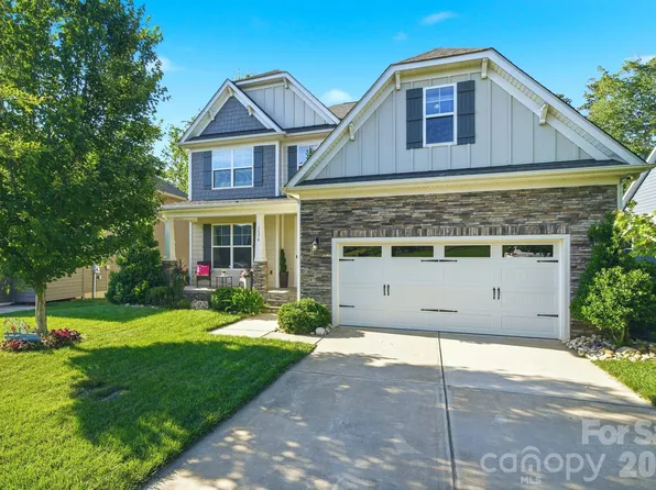 1574 Robinson Oaks Dr, Gastonia, NC 28054