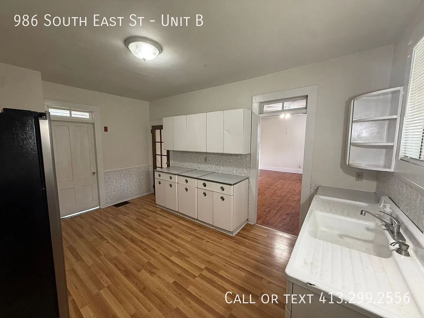 Spacious 2 BR, 1 Bath Farmhouse in a Quiet Amherst Location! — Photo 4