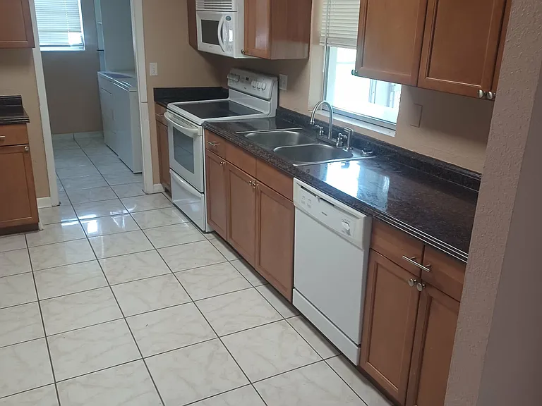 339 Elmwood Ave — Photo 3