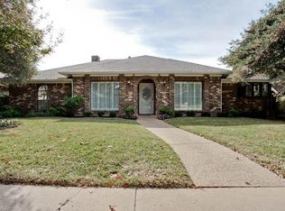 9030 Oakpath Ln, Dallas, TX 75243