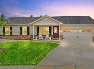 444 Honeysuckle Creek Dr, Wentzville, MO 63385