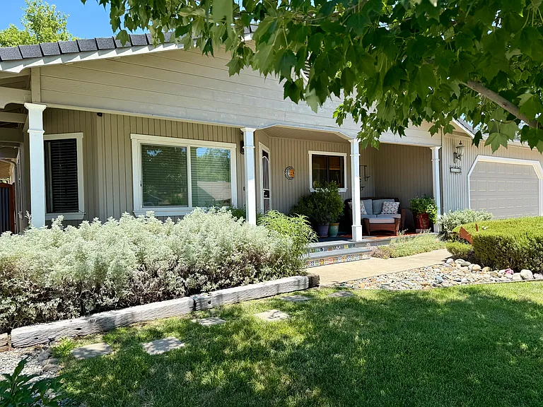 2128 Tiburon Dr — Photo 2