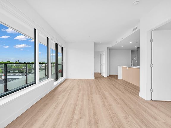 5th image of 5520 McNaughton Rd #609